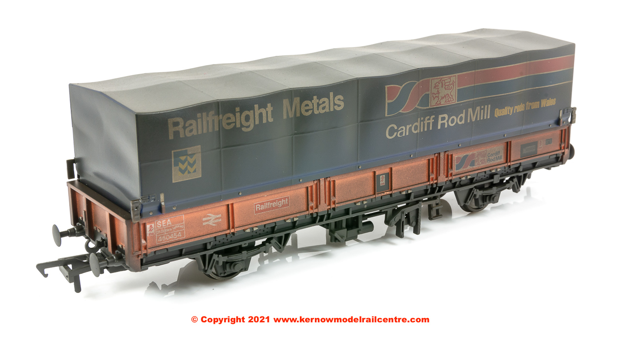 E87045 EFE Rail SEA Wagon number 460454 in BR Railfreight Red livery with Cardiff Rod Mill branding and revised hood - weathered - Era 7